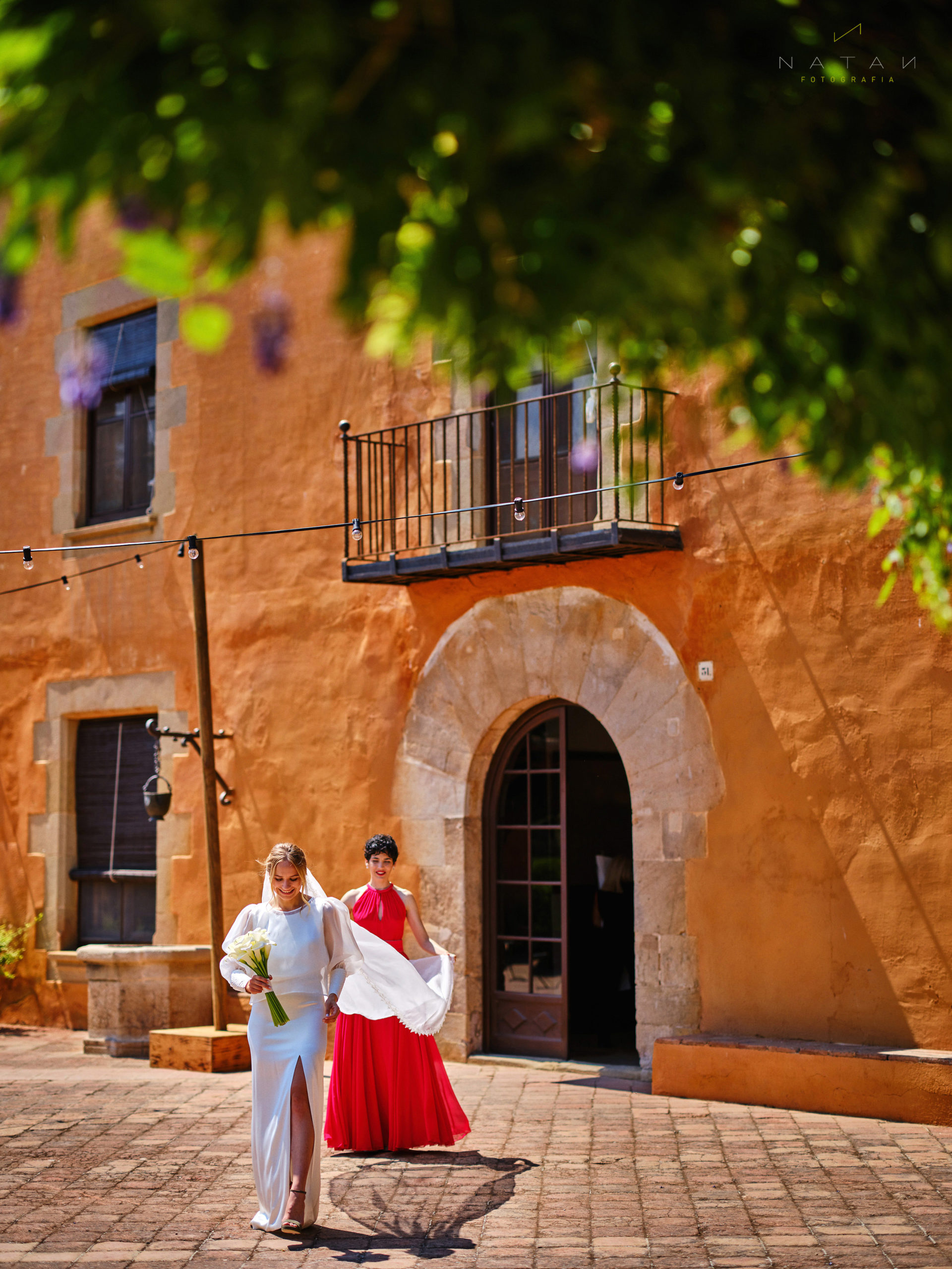 Novia en su dia de boda en Masia Egara, reportaje fotográfico Natan Fotografia