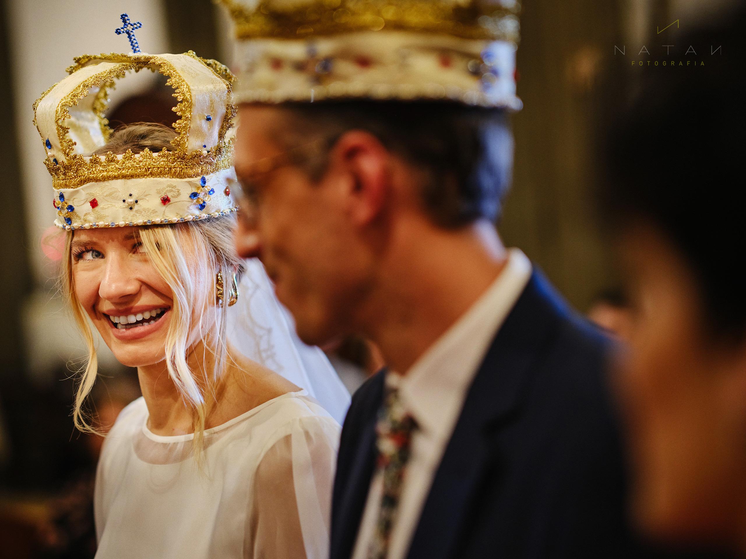 funny moment of bride in orthodox wedding