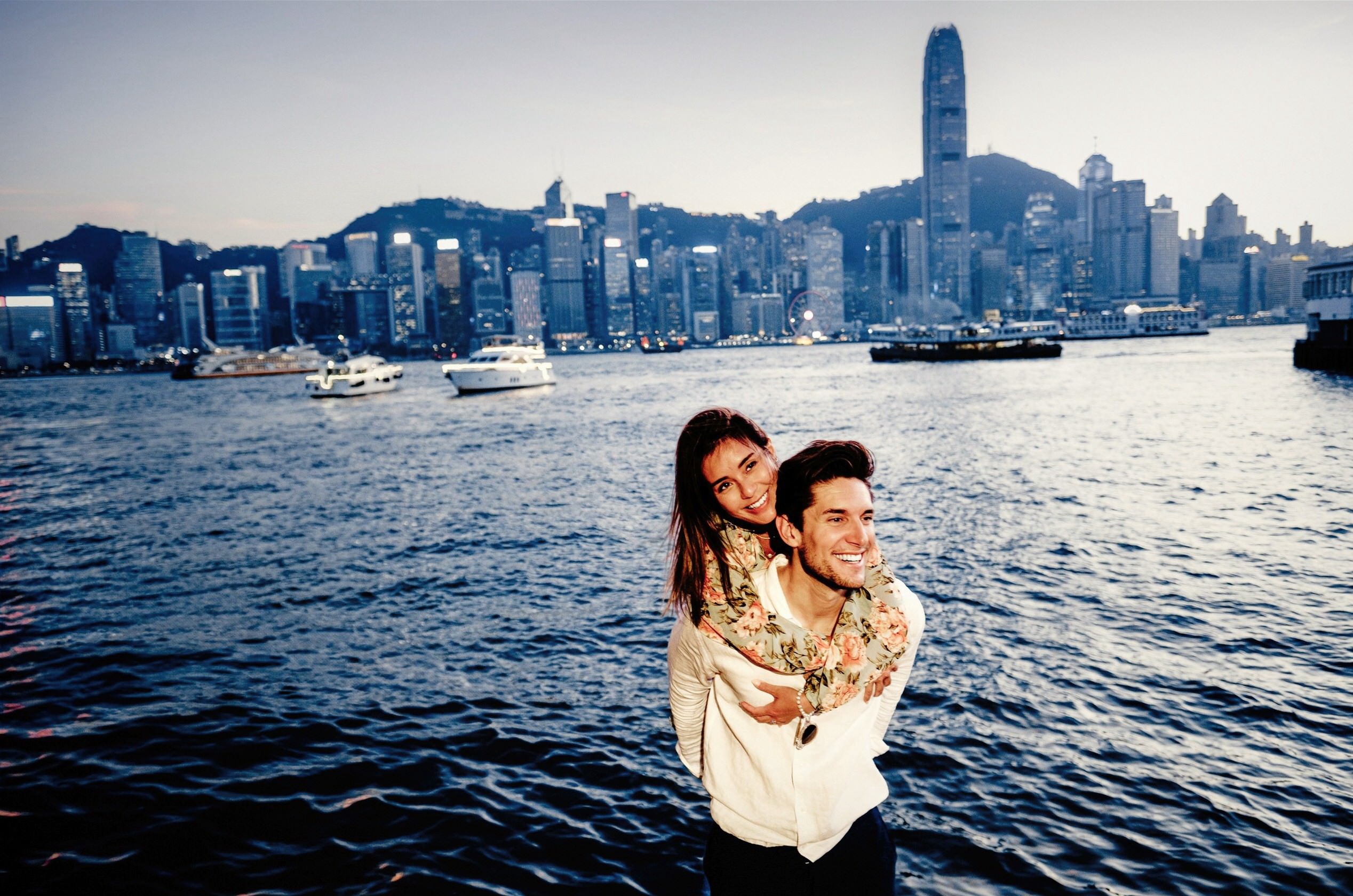 Hong Kong wedding photographer capturing love in the city